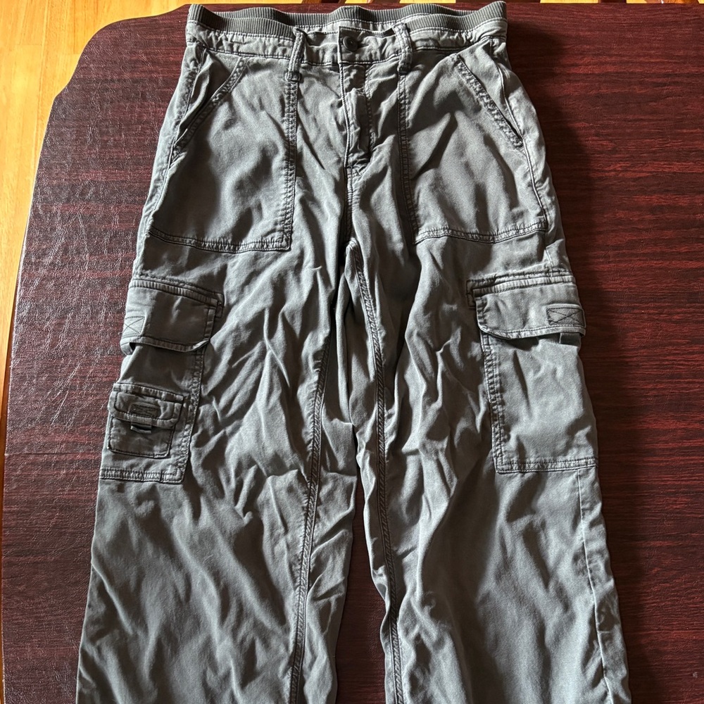 American Eagle Cargo Pants Women’s Gray Size 2 Relaxed Utility Pockets